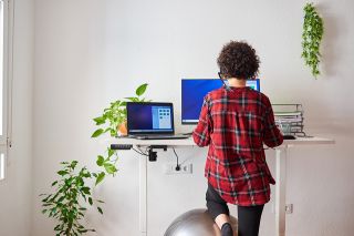 © Jose - stock.adobe.com Foto: Frau im Homeoffice