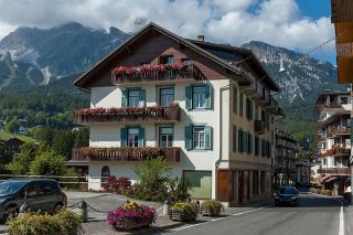 © vili45 - stock.adobe.com Foto: Alpines Hotel